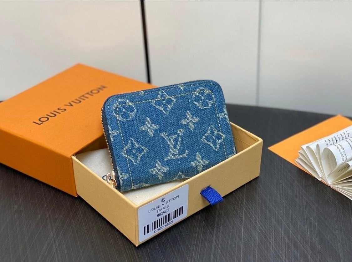 Denim coin zippy