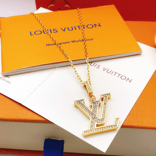 LOU V NECKLACE