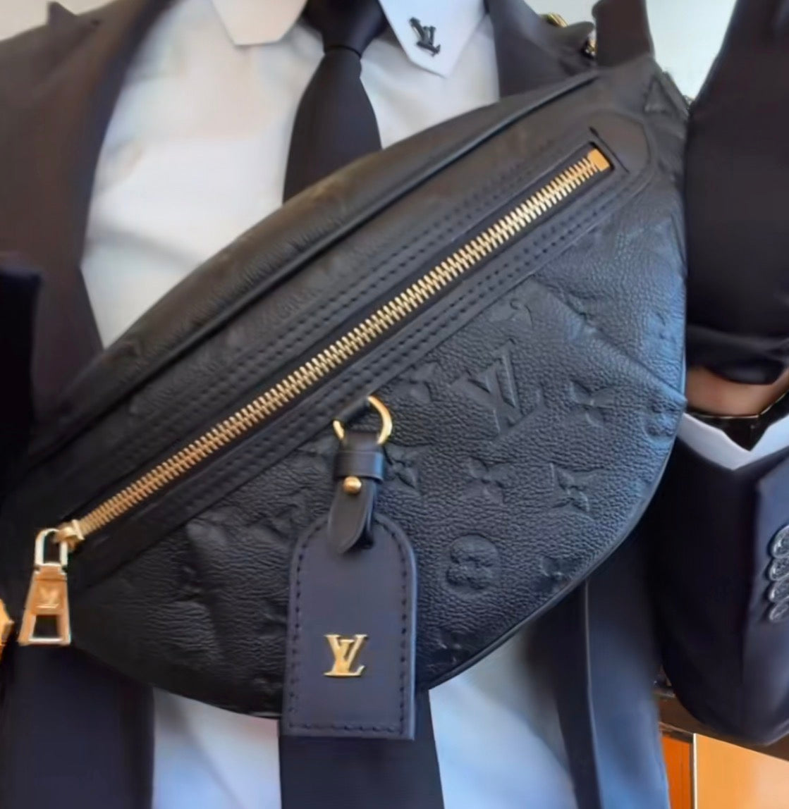 Blk Gold Chain Crossbody