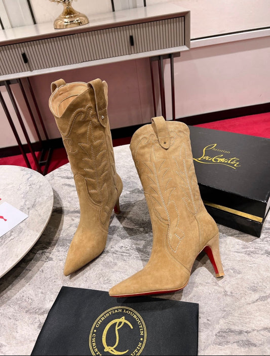 Camel color bottom Red heel Loubs
